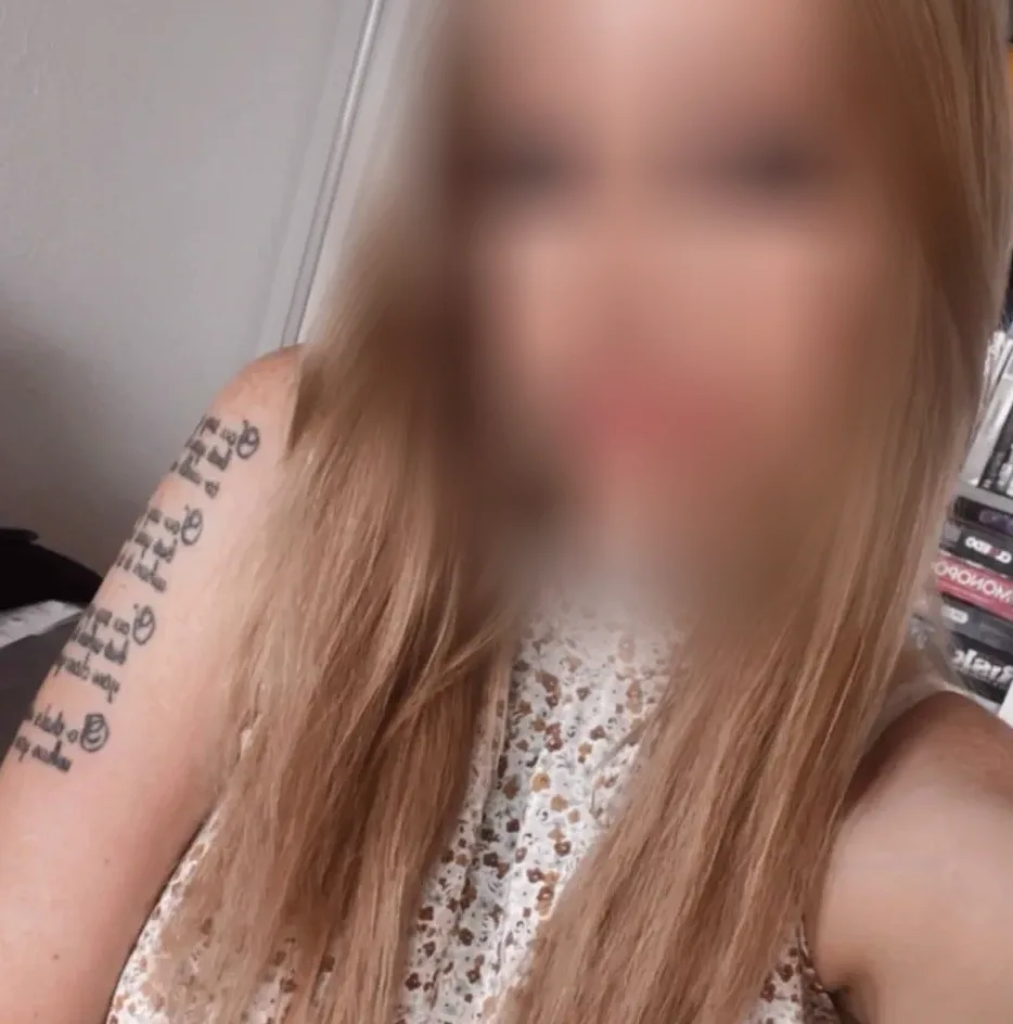 Emma, 30