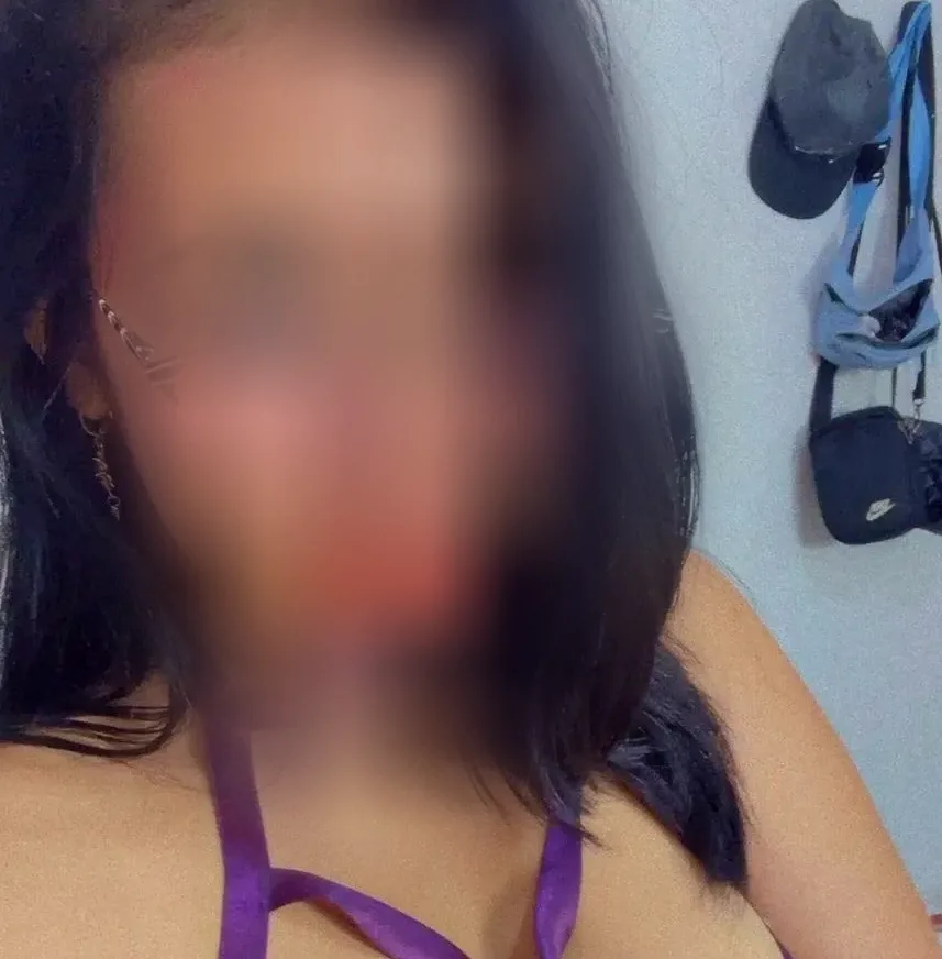 Eva, 23