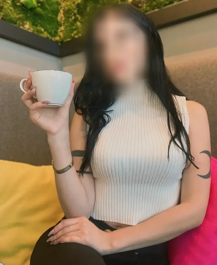 Soukaina, 29