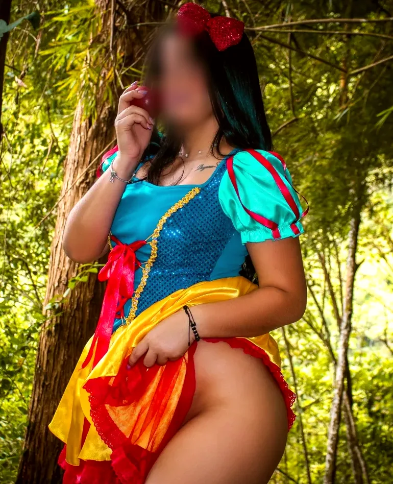 Vera, 33