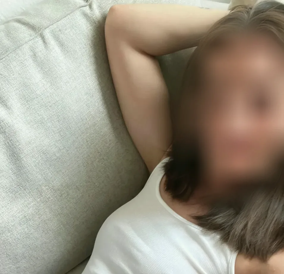 Zoe, 27